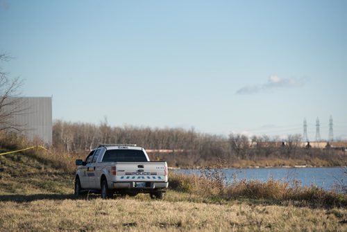 DAVID LIPNOWSKI / WINNIPEG FREE PRESS

RCMP guard a crime scene were a skull was found on the bank of the Red River in East Selkirk Sunday October 23, 2016.