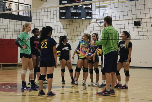Canstar Community News Sisler High School varsity girls volleyball team on Oct. 19, 2016.