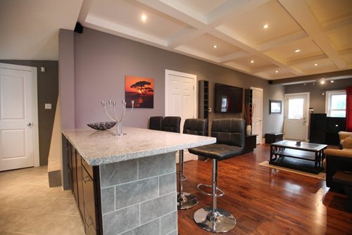 RUTH BONNEVILLE / WINNIPEG FREE PRESS
Homes: 148 Syndicate Street in Point Douglas - Remax realtor Alan Reiss. Open concept living with kitchen and dining room connected.
Nov 01, 2016