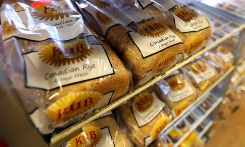 JASON HALSTEAD / WINNIPEG FREE PRESS

Loaves of rye bread in the retail area at KUB Bakery on Erin Street in the West End on Nov. 2, 2016. KUB Bakery has been making Winnipeg-style Rye bread, using virtually the same recipe, since 1923. (See Sanderson The City story for Sunday, Nov. 6, 2016)