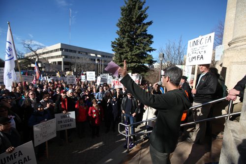 RUTH BONNEVILLE / WINNIPEG FREE PRESS

University of Manitoba faculty association president Mark Hudson speaks to striking  U of M faculty members and supporting university students on the steps of the administration building Friday.  

See Nick Martin story.  
Nov 04, 2016