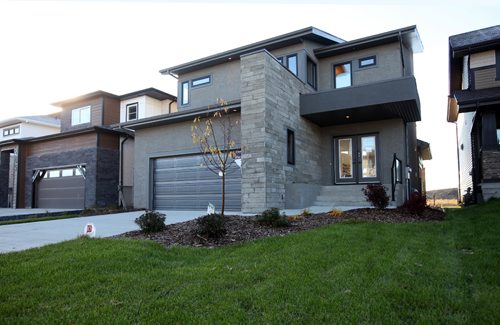 RUTH BONNEVILLE / WINNIPEG FREE PRESS

Homes feature: Sage Creek, 209 Bonaventure Drive East in Bonavista. Ginos Homes sales rep Cam Ftoma.

Nov 04, 2016