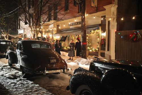 RUTH BONNEVILLE / WINNIPEG FREE PRESS 

RUTH BONNEVILLE / WINNIPEG FREE PRESS

Journey Back to Christmas.
Scene shots of Main Street in Central Falls, from movie   Special effects crews spray biodegradable soapsuds around classic cars lining Westminster Ave. for scene set in 1945. 

Behind the scene film photos taken while on the set of  a Hallmark movie made in Winnipeg titled, Journey Back to Christmas, also know as Back to Christmas.  Ruth Bonneville moonlighted on the set job shadowing the Director of Photography, Pieter Stathis,  also know on the set as the DOP, observing the work of a DOP and reflecting on the differences in her work as a photojournalist.  Candace Cameron Bure was the lead as well as Oliver Hudson, Brooke Nevin and Tom Skerritt.  Movie is scheduled to be aired on Nov 25, 2016 on the Hallmark channel. 


Story to run November 12, 2016