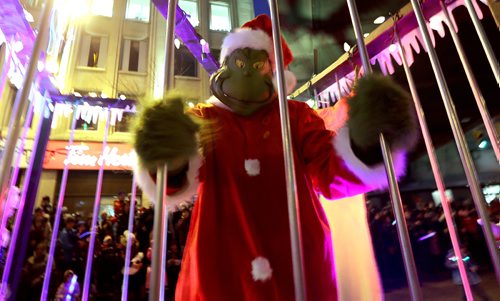 TREVOR HAGAN / WINNIPEG FRESS PRESS
The Santa Claus Parade, Saturday, November 12, 2016.