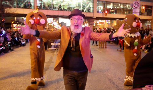 TREVOR HAGAN / WINNIPEG FRESS PRESS
Fred Penner leads the Santa Claus Parade, Saturday, November 12, 2016.