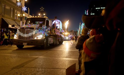 TREVOR HAGAN / WINNIPEG FRESS PRESS
The Santa Claus Parade, Saturday, November 12, 2016.