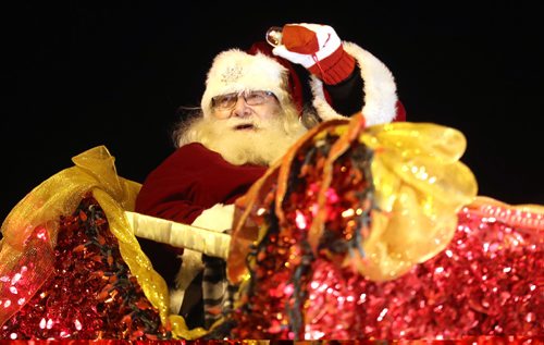 TREVOR HAGAN / WINNIPEG FRESS PRESS
The Santa Claus Parade, Saturday, November 12, 2016.