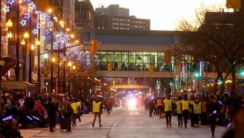 TREVOR HAGAN / WINNIPEG FRESS PRESS
The Santa Claus Parade, Saturday, November 12, 2016.