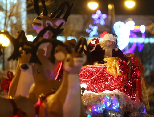 TREVOR HAGAN / WINNIPEG FRESS PRESS
The Santa Claus Parade, Saturday, November 12, 2016.