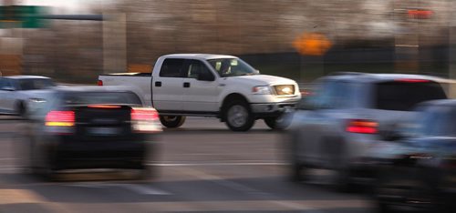 PHIL HOSSACK / WINNIPEG FREE PRESS - Heavy traffic at Kenaston at McGillvary......See story.  November 14, 2016