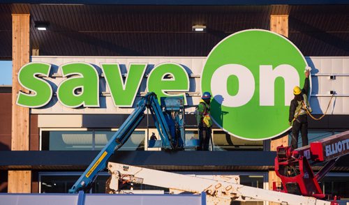 MIKE DEAL / WINNIPEG FREE PRESS
Construction of the new Save On Foods at Northgate Shopping Centre is almost complete. The grocery chain is opening three stores across Winnipeg soon.
161115 - Tuesday November 15, 2016