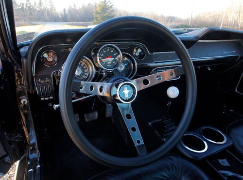 BORIS MINKEVICH / WINNIPEG FREE PRESS
CLASSIC CARS - Bruce Neufeld has a really nice black 1968 Mustang fastback. Dashboard. Nov 15, 2016