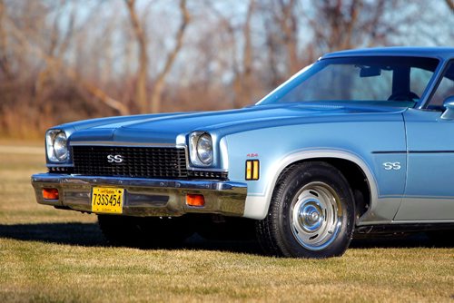 BORIS MINKEVICH / WINNIPEG FREE PRESS
CLASSIC CARS - Greg Eastwood has a rare 1973 Chevelle SS 454 4 speed. Front clip. Nov 15, 2016