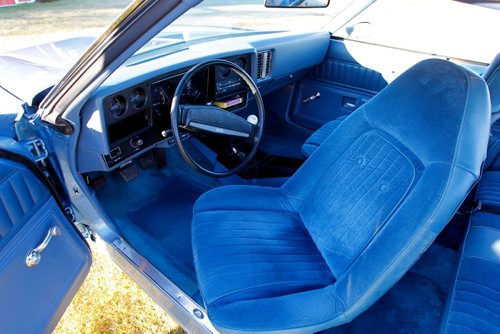 BORIS MINKEVICH / WINNIPEG FREE PRESS
CLASSIC CARS - Greg Eastwood has a rare 1973 Chevelle SS 454 4 speed. Cool swivel seats are an eye catcher at car shows. Nov 15, 2016