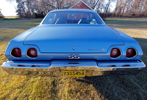 BORIS MINKEVICH / WINNIPEG FREE PRESS
CLASSIC CARS - Greg Eastwood has a rare 1973 Chevelle SS 454 4 speed. Rear view of car's tail lights were unique and only made like this for one year, making parts hard to get. Nov 15, 2016