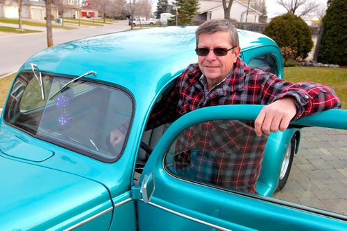 BORIS MINKEVICH / WINNIPEG FREE PRESS
CLASSIC CARS - Ken Betcher has a real swell 39 Ford cruiser. Here he poses with the car he loves so much. Nov 17, 2016