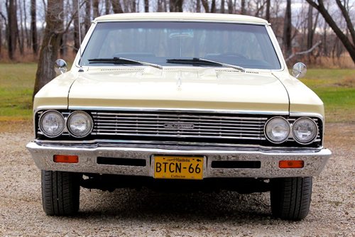 BORIS MINKEVICH / WINNIPEG FREE PRESS
CLASSIC CARS - Lorne Greig's Lemonwood Yellow 66 El Camino Deluxe with a big block and 5 speed. Front view. Nov 17, 2016