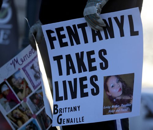 TREVOR HAGAN / WINNIPEG FRESS PRESS
A rally against fentanyl use at the Legislative Building, Saturday, November 19, 2016.