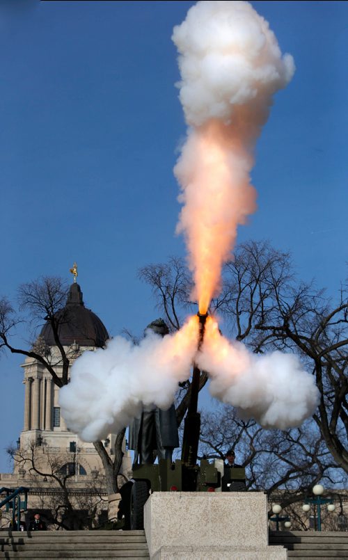 WAYNE GLOWACKI / WINNIPEG FREE PRESS

One of three howitzers firing in the 15 gun salute prior to the Speech from the Throne being delivered in the Manitoba Legislature Monday. Nov. 21 2016