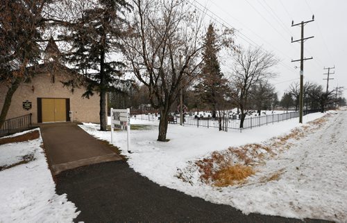 WAYNE GLOWACKI / WINNIPEG FREE PRESS

 Andrew Henderson is buried in the cemetery by the Clandeboye United Church in Clandeboye, Mb. 
 For Melissa Martin story Nov. 23 2016