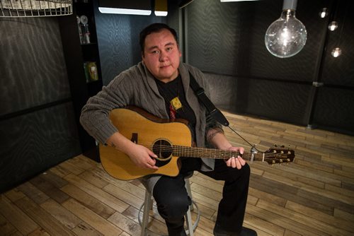 MIKE DEAL / WINNIPEG FREE PRESS
William Prince, singer-songwriter, performs at HUT K for a Winnipeg Free Press Exchange Sessions video.
161123 - Wednesday November 23, 2016