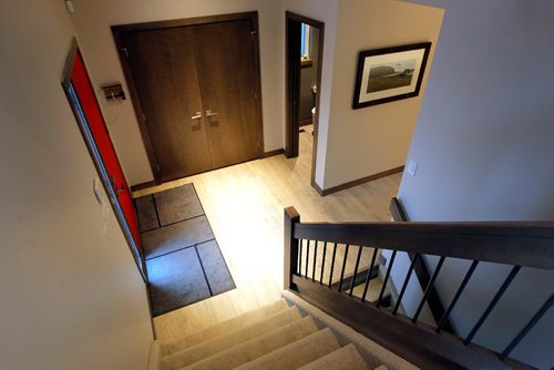 BORIS MINKEVICH / WINNIPEG FREE PRESS
USED HOMES - 153 Rue Hebert in St. Boniface. Wide staircases connect the floors. Nov. 29, 2016