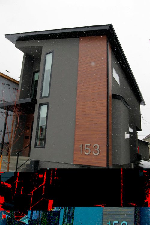 BORIS MINKEVICH / WINNIPEG FREE PRESS
USED HOMES - 153 Rue Hebert in St. Boniface. Exterior view from the front. Nov. 29, 2016