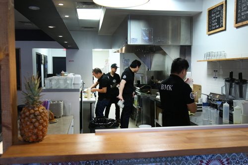 JOE BRYKSA / WINNIPEG FREE PRESS Banh Mi King- 510 Portage- Vietnamese Eatery  Chefs hard at work-  Dec 02, 2016 -( see Gilmore restaurant review )