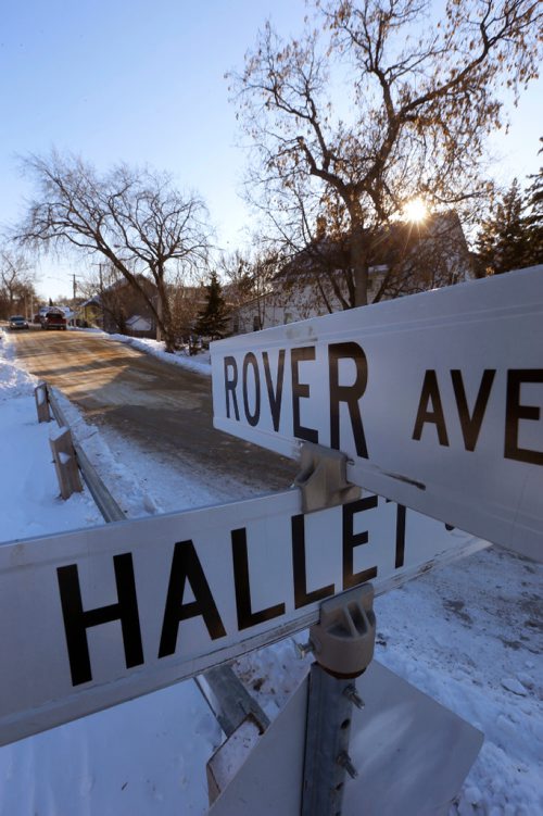 WAYNE GLOWACKI / WINNIPEG FREE PRESS
Rover Ave. street scene in Point Douglas. Melissa Martin story Dec.15 2016