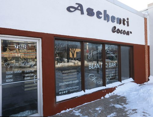 WAYNE GLOWACKI / WINNIPEG FREE PRESS

Aschenti Cocoa at 782 Corydon Avenue, the first small batch bean to bar chocolate store in Manitoba. . Rebecca Dahl story  Dec.16 2016
