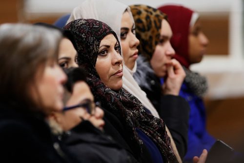 JOHN WOODS / WINNIPEG FREE PRESS
People attend "A Community Conversation on Aleppo" at the Waverley Grand Mosque Sunday, December 18, 2016.