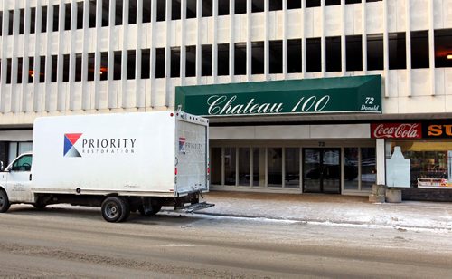 BORIS MINKEVICH / WINNIPEG FREE PRESS
BREAKING NEWS - Chateau 100 apartments at 72 Donald was flooded early this morning. Flood restoration crews are on scene. Exterior photo. ASHLEY PREST STORY. Dec. 19, 2016
