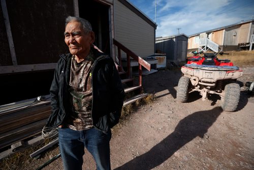 JOHN WOODS / WINNIPEG FREE PRESS
Hugh Tulurialik, stone carver, tells his story in Baker Lake September 24, 2016
