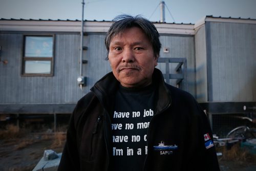 JOHN WOODS / WINNIPEG FREE PRESS
Salomonie Pootoogook, stone carver, tells his story and creates a piece in Baker Lake September 23, 2016
