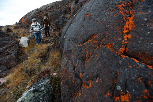 JOHN WOODS / WINNIPEG FREE PRESS
David Ford of the Jessie Oanark Centre and his wife Cheryl Cook head out to look for carving stone on the tundra just outside Baker Lake September 24, 2016
