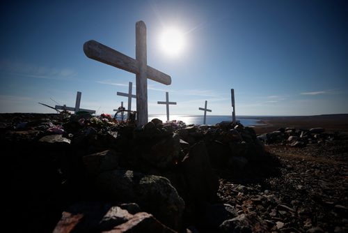 JOHN WOODS / WINNIPEG FREE PRESS
The cemetery overlooks Baker Lake September 23, 2016
