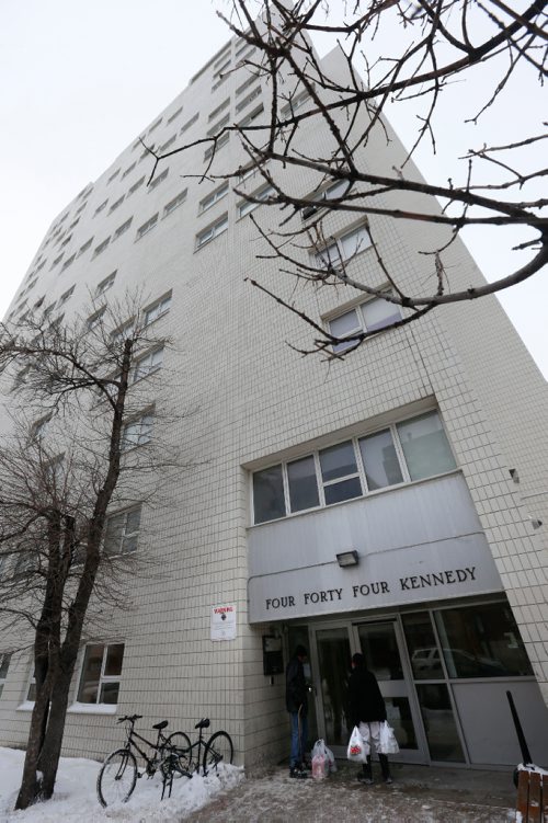 WAYNE GLOWACKI / WINNIPEG FREE PRESS

The Manitoba housing apartment block at¤444 Kennedy St.  Wednesday where an overnight homicide took place.  Dec.21 2016
