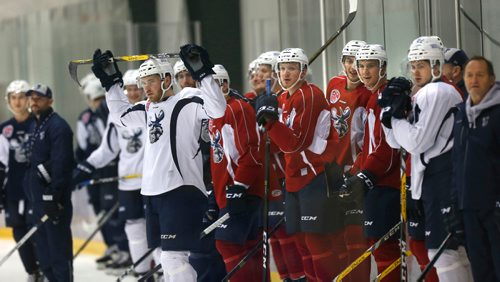 WAYNE GLOWACKI / WINNIPEG FREE PRESS 

 Manitoba Moose players and coaches watch scrimmage during the practice Thursday in the MTS IcePlex. Mike McIntyre story.  Dec.29 2016