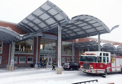WAYNE GLOWACKI / WINNIPEG FREE PRESS 

Winnipeg Fire Fighters outside the SSCY Centre at 1155 Notre Dame Ave. that was evacuated Ave. because of the smell of gas. Jan.3 2017