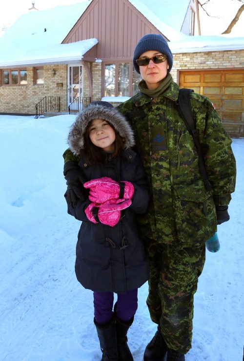 WAYNE GLOWACKI / WINNIPEG FREE PRESS 

Tumia Roberts, 9, and her mother Izabella Roberts Wednesday. Tumia wasn't picked up by the school bus Tuesday and was outside for 2.5 hours when her mother found her in their back yard. Alex Paul  story Jan.11  2017