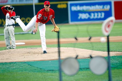 BORIS MINKEVICH / WINNIPEG FREE PRESS  080707 #15 Brandon Kintzler pitches in the pitching portion of the all star skills competition.