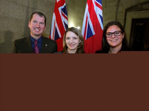 BORIS MINKEVICH / WINNIPEG FREE PRESS
Proclamation of Red Tape Awareness Week in Rotunda at the Legislative Building. L-R Morris MLA Shannon Martin, Laura Jones, executive vice-president and chief strategic officer, Canadian Federation of Independent Business, and Deputy Premier Heather Stefanson pose for a photo with new sign make for the event.  JAN. 23, 2017