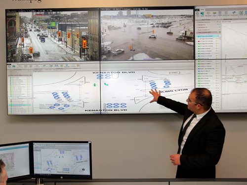 BORIS MINKEVICH / WINNIPEG FREE PRESS
City of Winnipeg new Transportation Management Centre @ 821 Elgin Avenue. Traffic Signals Engineer Michael Cantor shows some of the new system's features. Photo taken in control room. JAN. 24, 2017