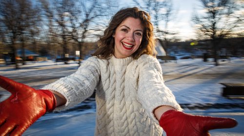 MIKE DEAL / WINNIPEG FREE PRESS
Lindsay Somers is a lifestyle coach who will be hosting a lunch time skate date on Friday at The Forks.
170125 - Wednesday, January 25, 2017.