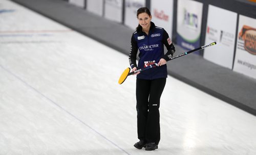TREVOR HAGAN / WINNIPEG FREE PRESS
Briane Meilleur playing against the Cheryl Reed rink during draw 3 of the Scotties Tournament of Hearts, Wednesday, January 25, 2017.