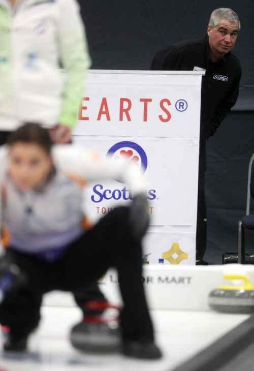 TREVOR HAGAN / WINNIPEG FREE PRESS
Bruce Birchard, father and coach watching his daughter Shannon Birchard while playing against the Jennifer Briscoe rink during draw 3 of the Scotties Tournament of Hearts, Wednesday, January 25, 2017.