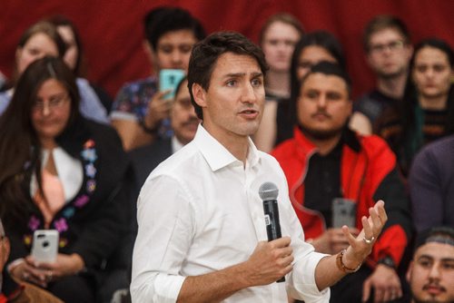 MIKE DEAL / WINNIPEG FREE PRESS
Prime Minister Justin Trudeau speaks at a Town Hall gathering in the Duckworth Centre at the University of Winnipeg Thursday afternoon.
170126 - Thursday, January 26, 2017.