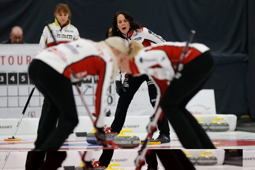 JOHN WOODS / WINNIPEG FREE PRESS
Michelle Englot (C) calls to her teammates as Darcy Robertson looks on at the finals of the Scotties at Eric Coy Arena in Winnipeg Sunday, January 29, 2017. Englot defeated Robertson 8-6.

