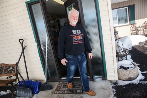 MIKE DEAL / WINNIPEG FREE PRESS
Frank Suderman outside the Maple Leaf Motel which he helps to manage with his wife Faye in Emerson, Manitoba.
170212 - Sunday, February 12, 2017.