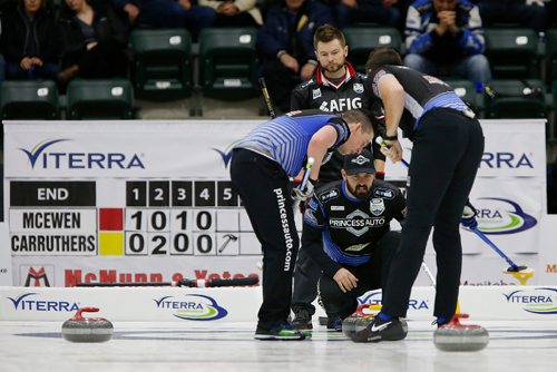 JOHN WOODS / WINNIPEG FREE PRESS
Reid Carruthers keeps a close eye on his rocks as Mike McEwan looks on in the Manitoba Men's Curling Championships in Portage La Prairie Sunday, February 12, 2017. McEwan went on to defeat Carruthers.

